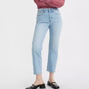 Levi’s Wedgie Fit Light/Medium Wash Women’s Jeans